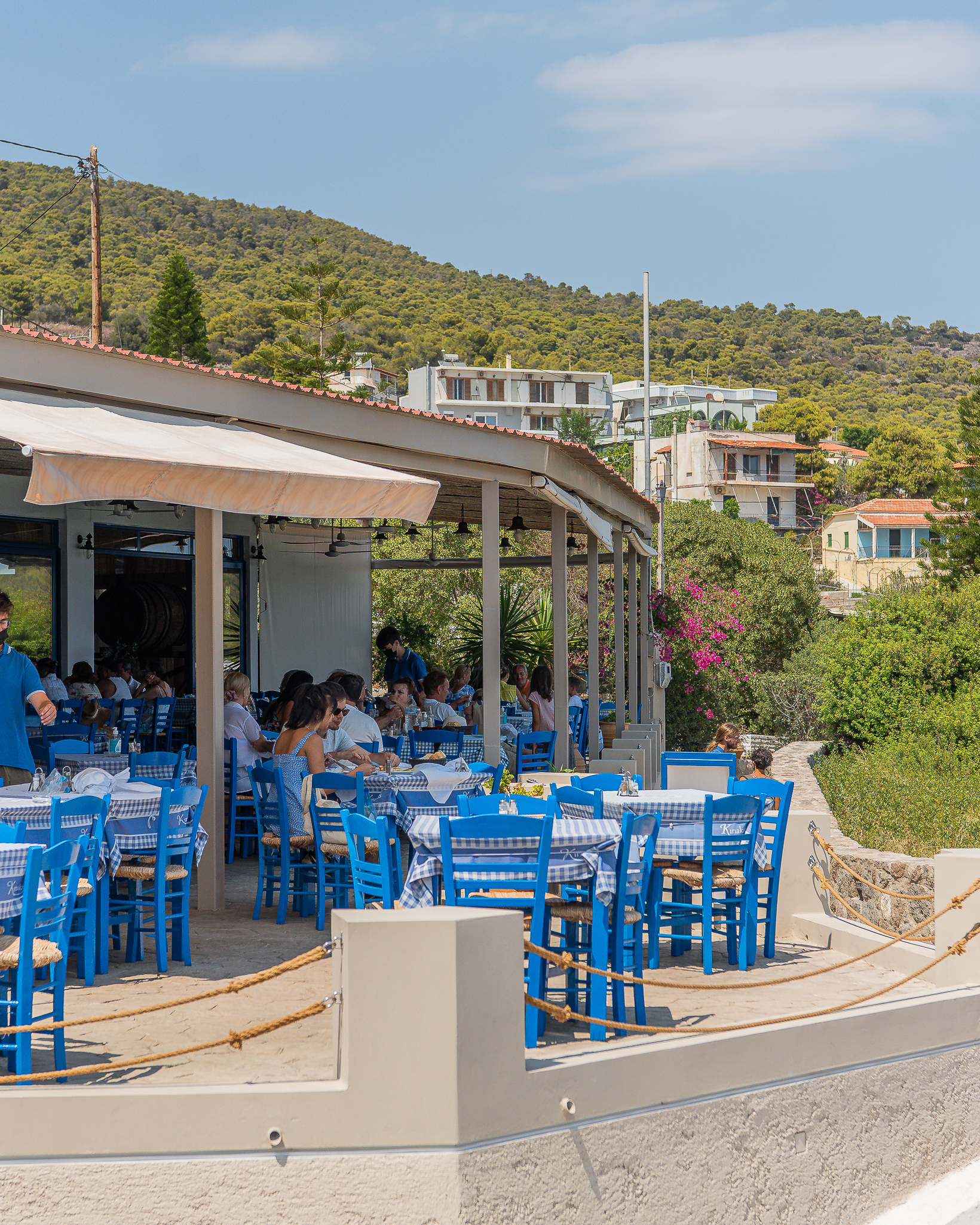 Tavernas